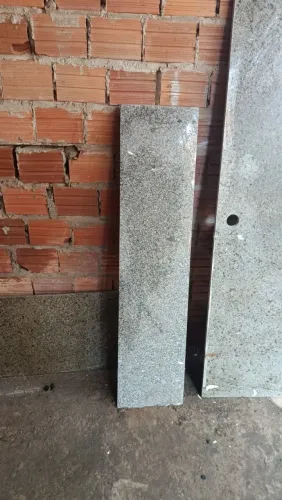 Vendo balcão americano de granito de 1.97x0.40 em L