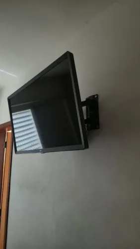 Vendo TV 24 polegadas LG com suporte