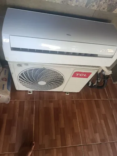 Vende um ar condicionado de 12 mil BTUs..semi novo