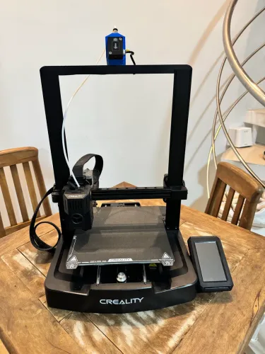 Impressora 3D Creality Ender-3 V3 SE.