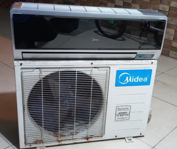 Vend Ar Condicionado 9000btus só Frio Com instalação Pronta Por 1.800,00