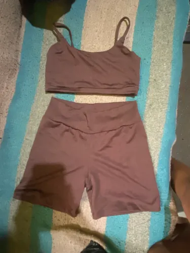 Vende-se roupa de academia 