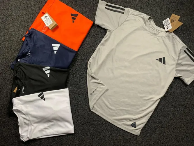 Roupas esportivas da Adidas