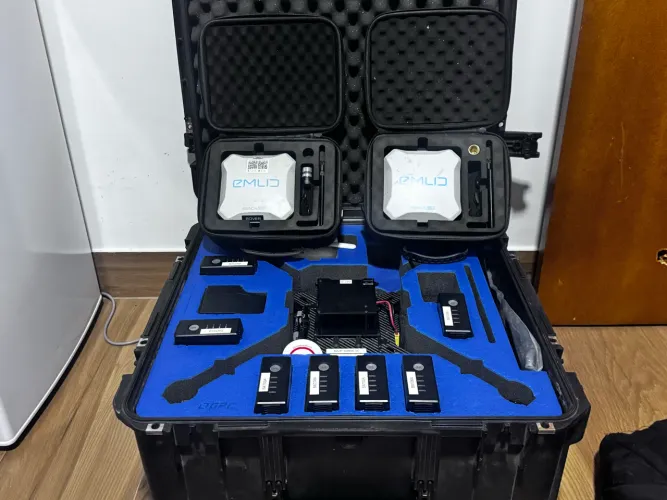 DJI Matrice 100 + 7 Baterias + 2 Emlid Reach RS+ - Excelente Estado