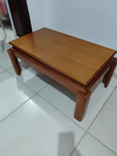 Mesa de Centro para sala. Madeira.