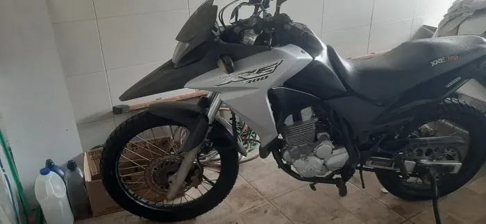 Vendo xre 300 ano 2017 R$ 13,900