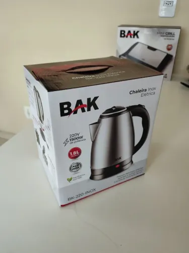 Chaleira Elétrica Inox 1.8L com Desligamento Automático - Rápida e Segura