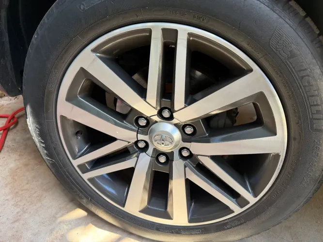 Rodas Toyota SW4 e Hilux aro 20.