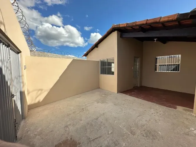 ALUGO CASA 2 QUARTOS, GARAGEM - BAIRRO DR. JOÃO ALVES - direto com proprietário