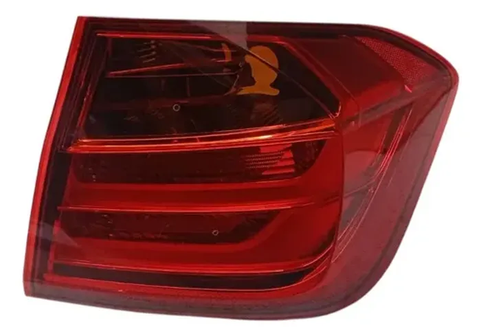 Lanterna Direita Bmw 320i 2013 2014 2015 Direito/passageiro Vermelho