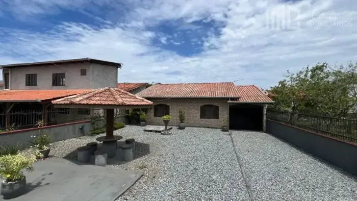 Casa com 2 dormitórios - Apenas 300m do mar | Salinas - BBS