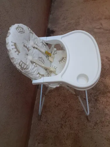 Cadeira de alimentação bebê 