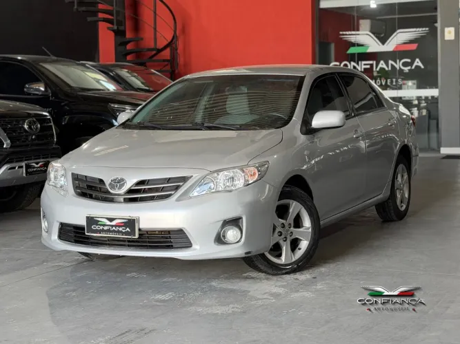 Toyota Corolla GLI 1.8 Flex 16V Mec. 2012