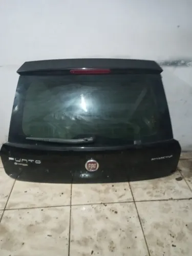TAMPA TRASEIRA FIAT PUNTO 2013 ORIGINAL