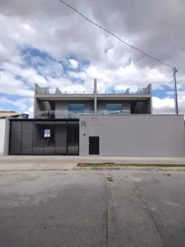 OPORTUNIDADE!!! EXCELENTE CASA GEMINADA A VENDA LOCALIZADA NO VALE DAS ORQUIDEAS
