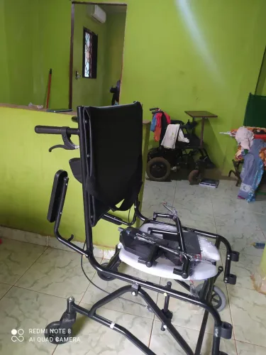 cadeira para cadeirante reclinável higiênica para banho