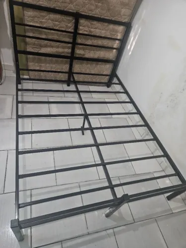 Suporte de cama de metal