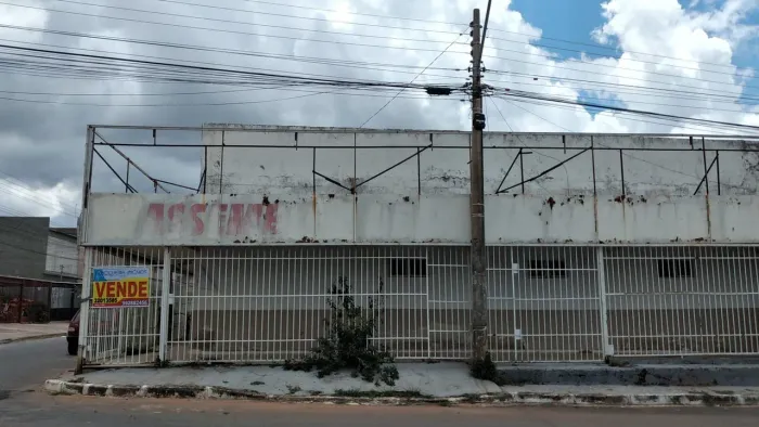 Lote Comercial de 180m2 esquina para Venda QR 327 Samambaia Sul - Brasília
