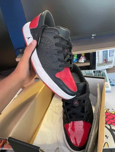 Nike Air Jordan Nu Retro 1 Low Patent Bred - Tamanho 40