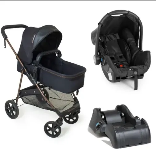 Carrinho bebê Galzeano com bebê conforto e base