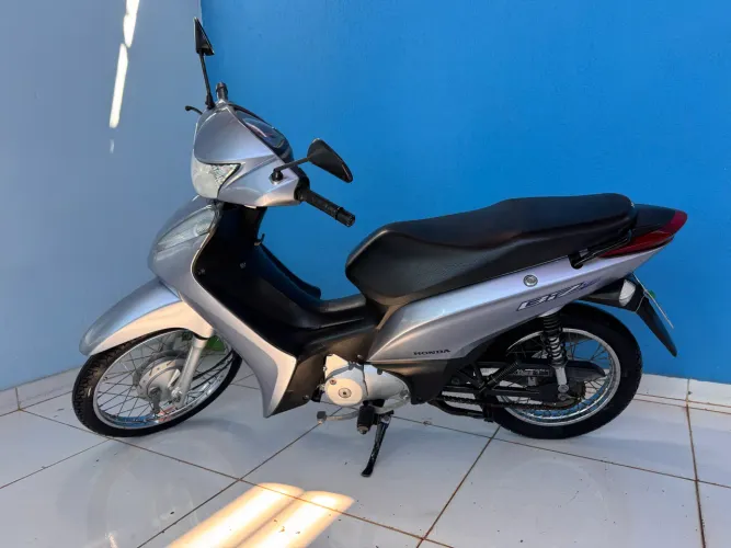HONDA BIZ 125 ES (2015) ÚNICO DONO