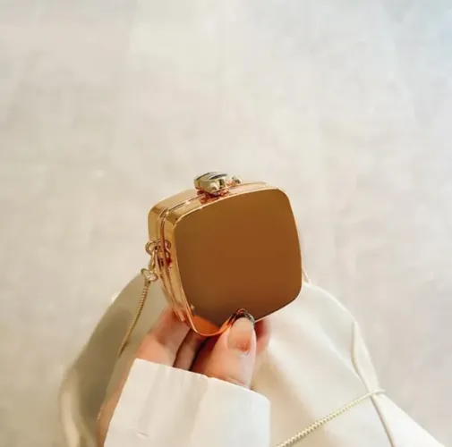 Bolsa Mini, Espelhada Dourada, Transversal, Formato Quadrado