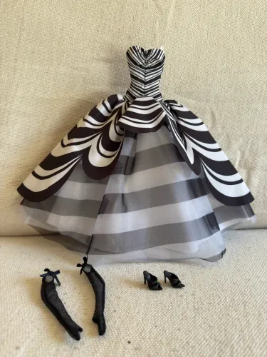 Look Barbie collector 65 anos completo