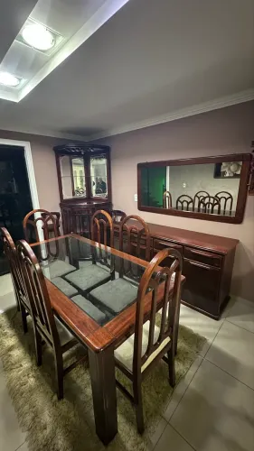 JOGO DE JANTAR COMPLETO EM MADEIRA - ELEGÂNCIA E SOFISTICAÇÃO