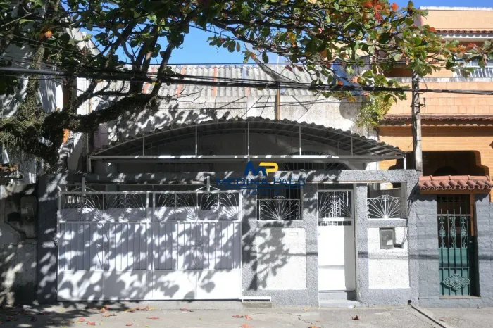 Casa de Rua à Venda no Fonseca Niterói