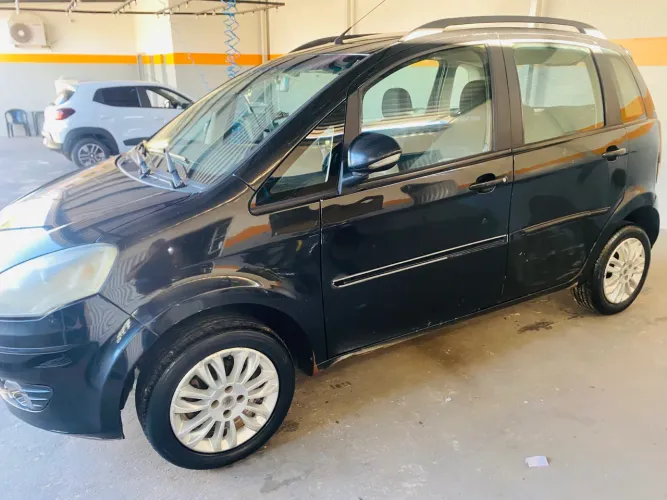 Fiat Idea Attractive 1.4 Fire Flex 8V 5P 2012