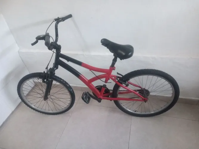 Bicicleta aro 24 $ 200 reais