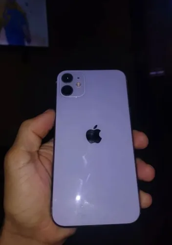 iPhone 11 roxo