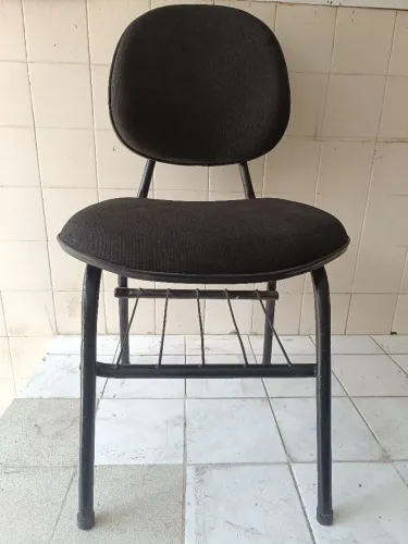 Cadeira de tecido fixa sem braço