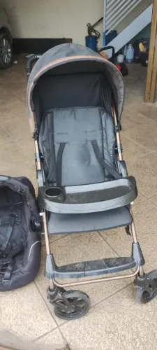 Carinho de bebê Galzerano semi novo 