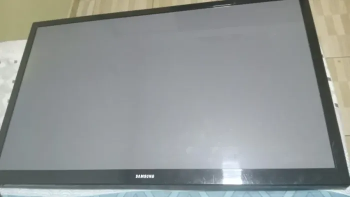 Tv Samsung plasma 43 polegadas com defeito ela esta desligando sozinha