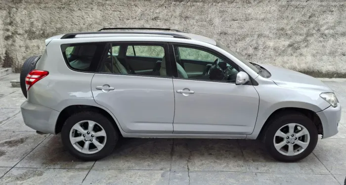 Toyota RAV4 2.4 4X2 16V 170cv Aut. 2011