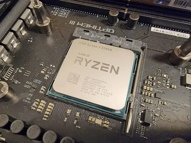 RYZEN 7 5700X