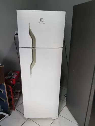Geladeira Electrolux gelo seco 