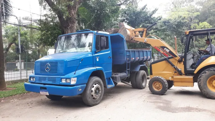 Mercedes 1418 caçamba basculante