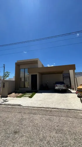 CASA À VENDA!