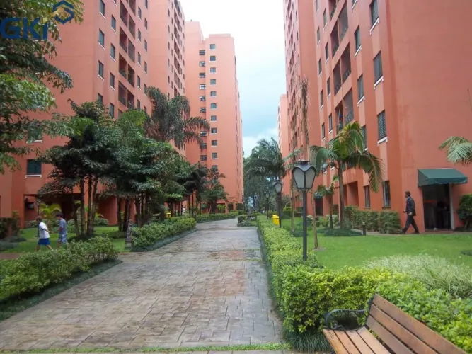 Apartamento de 63 mts de área útil, 3 dormítorios com armários, piso laminado, 1 banheiro,