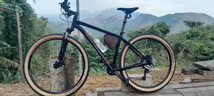 Specialized Hardrock aro 29 toda Deore !