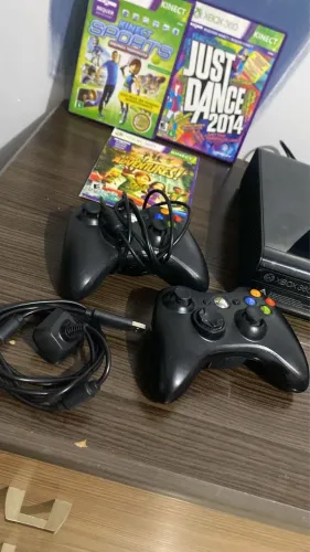 Vende-se Xbox 360 Slim