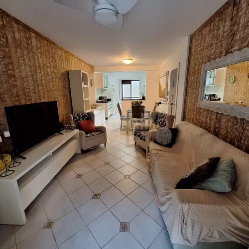 Apartamento de 148m² com 3 quartos (1 suíte) na Praia Brava em Florianopolis.