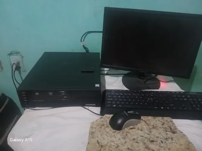 Computador positivo completo fonte teclado mouse e TV e com os cabos todo completo !