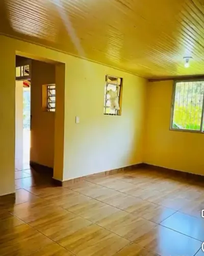 Vendo 2 casas em Lambari por 370 mil próxima a praça da igreja católica