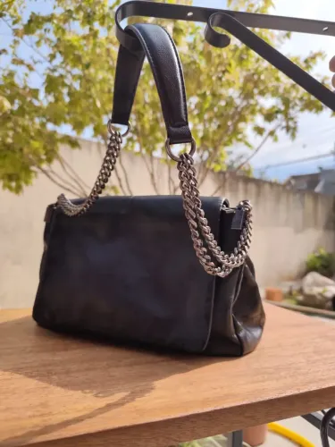 Bolsa Zara preta com alça de corrente