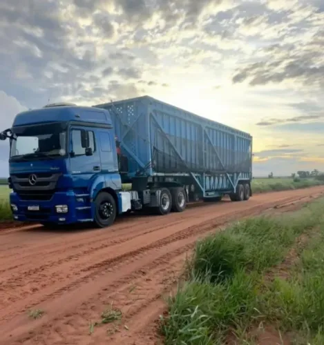 2013 ? Axor 2644 Teto Alto 2013 - Azul 6x4