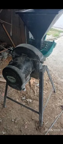 Vende -se Forrageira usada ,220w.usada, funcionando perfeitamente.