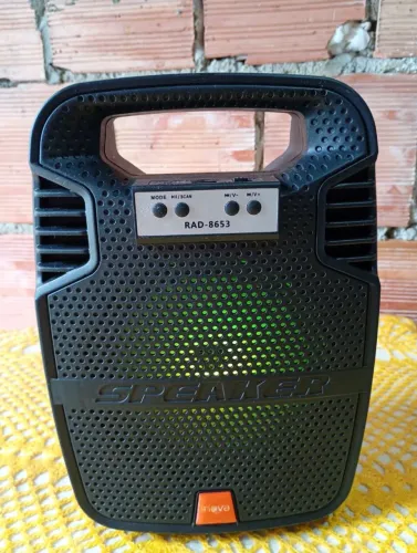 Uma caixa de som ela está nova ela pegar bem alto valor 90 pra vender logo *